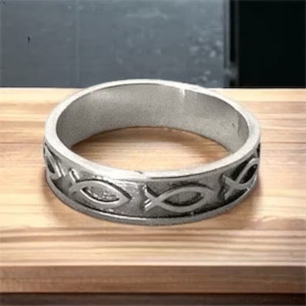 Elegant 925 Sterling Silver Christian Fish Ichtys Ring